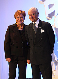 Tasavallan presidentti Tarja Halonen ja Ruotsin kuningas Kaarle XIV Kustaa. Copyright © Tasavallan presidentin kanslia